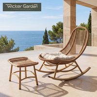 Fauteuil à bascule en rotin PE pour patio avec repose-pieds séparé et coussin de siège profond pour hôtel, villa, salon - Vente en gros