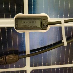 Panel <span class=keywords><strong>Solar</strong></span> Monocristalino Bifacial de Alta Durabilidad <span class=keywords><strong>JA</strong></span> JAM72D30MB 560W Diseño de Doble Vidrio Tecnología de Media Celda PERC Caja de Conexiones IP68 TUV - Product Image 5