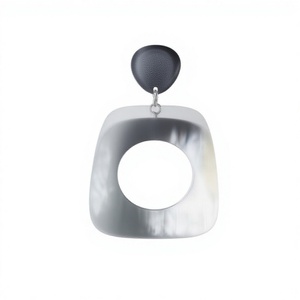 ต่างหูทำมือจากเขาควายแท้ น้ำหนักเบา ขนาดใหญ่ ดีไซน์หรูหรา โทนสีเอิร์ธโทน เหมาะสำหรับสไตล์โบโฮและสไตล์ชาติพันธุ์ - Product Image 1