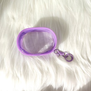 Al por mayor: Colgante de PVC transparente con diseño de muñeca de dibujos animados y anime, estilo moda, llavero de plástico con salida para cable de datos - Product Image 3