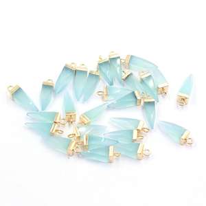 Calcedonia Aqua de 12-14 mm con forma de cono y baño de oro de 18 quilates para la fabricación de joyas - Product Image 1