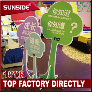 Tableau d'affichage adapté aux besoins du client de voyageur debout de carton de modèle humain de PVC pour la publicité promotionnelle - Product Image 3