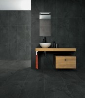 Carreaux de porcelaine pleine masse noirs modernes 600x1200 effet pierre antique, surface mate pour sol et rainurés 3D pour mur, design d'espace intégré