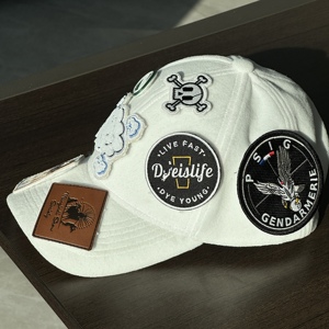 قبعات OEM عالية الجودة رياضية بتصميم سناب باك هيب هوب، بحافة مسطحة وستة ألواح، مع شعار مطرز ثلاثي الأبعاد بنقشة الفهد والنقاط والفواكه، قبعات مخصصة ملائمة 100% - Product Image 3