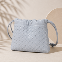 Sac bandoulière de luxe en cuir véritable pour femme, nouveau sac à main polyvalent de créateur, style rétro tissé à la main, portable à sangle unique