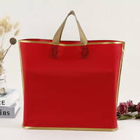 Sac de shopping pour vêtements, sac d'emballage en polyéthylène souple avec poignée en boucle, impression de logo, sac en plastique de haute qualité à fond carré, personnalisé