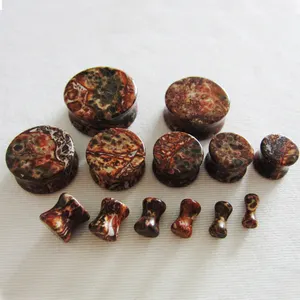 [SE-S775] उच्च गुणवत्ता थोक डबल Flared काठी प्लग प्राकृतिक तेंदुए पत्थर कान गेज शरीर भेदी गहने फ्लैट पक्षों