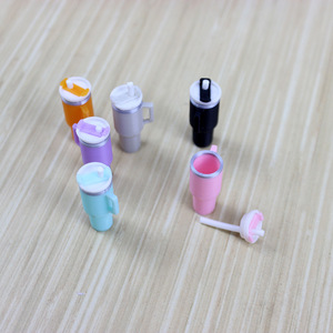 Set di 12 Accessori per Casa delle Bambole, <span class=keywords><strong>Mini</strong></span> Bicchieri in Plastica Isolati con Cannuccia, Giocattoli DIY per Giochi di Ruolo - Product Image 5