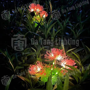 Lampe décorative étanche IP65 Red Spider Lily ajoute une lueur mystique aux jardins, parcs et paysages grâce à une éclairage LED doux. - Product Image 1