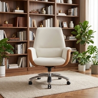 Chaise de bureau de direction moderne en cuir de grande taille avec dossier moyen, réglable et à roulettes