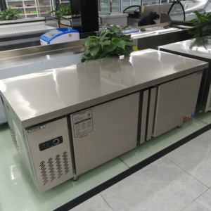 Table de présentation réfrigérée commerciale en acier inoxydable à température unique avec refroidissement direct par air, grande capacité - Product Image 6
