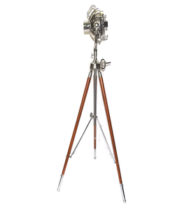 Lámpara de Pie de Diseño Náutico con Acabado en Latón, Marco de Acero Inoxidable y Soporte de Trípode de Madera - Product Image 2