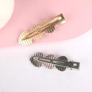 Outil de coiffure de luxe argent or sans courbure Barrettes <span class=keywords><strong>plates</strong></span> diamant épingle en métal strass pinces à cheveux sans plis pour le maquillage Bang - Product Image 4