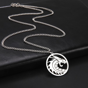 Colliers de pendentifs ronds de <span class=keywords><strong>dragon</strong></span> vintage pour hommes et femmes ornements de mascotte Chaînes de cou de <span class=keywords><strong>totem</strong></span> Cadeaux de bijoux en acier inoxydable - Product Image 6