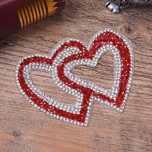 Patch thermocollant en strass motif double cœur entrelacé <span class=keywords><strong>pour</strong></span> tenues assorties de couple, <span class=keywords><strong>cadeau</strong></span> <span class=keywords><strong>pour</strong></span> lui et <span class=keywords><strong>pour</strong></span> elle, fournisseur - Product Image 2