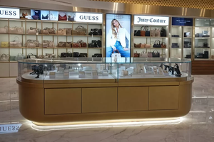 Diseño Interior Elegante para Tienda de Relojes, Exhibición de Lujo para Relojes con Vitrinas Premium, Mostradores Modernos y Unidades de Exhibición de Vidrio - Product Image 5