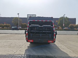 Camión Compactador de Basura Foton de 5m3 y 5000 Litros, Compactador de Basura Pequeño de Combustible Diésel - Product Image 6
