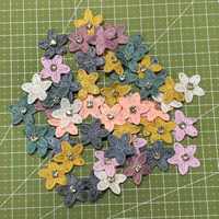 ZSY Têtes de fleurs artificielles miniatures à coudre, faites à la main, 2-3 cm, couleurs assorties, 50 pièces par sac, patchs de fleurs en feutre simulées