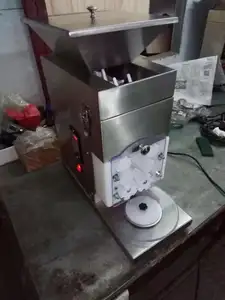 Venta caliente automático Sushi Maki Robot bola de arroz máquina de