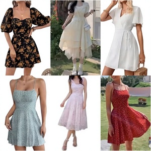 LllyWholesale ชุดเดรสลูกไม้ระบายคุณภาพสูง มือสอง สภาพดี 90% ทุกขนาด แขนพองฟู ดีไซน์หรูหรา - Product Image 1