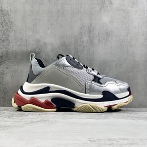 Nouvelles baskets décontractées rétro style Triple S Premium 2026, avec empeigne en maille gris argenté, pour hommes et femmes - Product Image 4