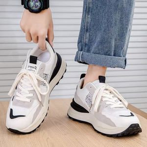 Nouvelles chaussures de sport pour hommes, respirantes, à lacets, légères, tendance, en maille, avec semelle épaisse - Product Image 2