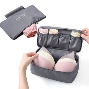 Échantillon gratuit : Sac à langer multi-pièces pour bébé fille, imprimé Minnie-Toss - Product Image 1