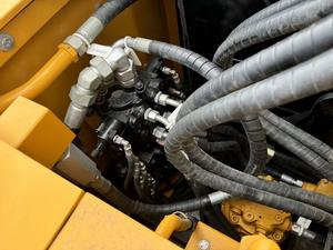 Pelle Sany SY75C d'occasion Capacité de 7 tonnes Machines de construction d'occasion Moteur de pelleteuse sur chenilles hydraulique Pompe à engrenages pour boîte de vitesses - Product Image 2