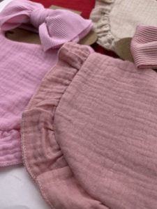 Solide gekräuselte Lätzchen Set mit gerippten Schleifen Stirnbändern Super weiche Baumwolle Bio Baby Girl Bandana Boutique DIY Lätzchen Fütterung - Product Image 6