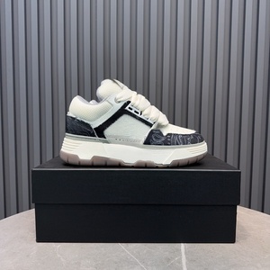 Chaussures de sport montantes pour homme Amiris avec embout perforé, absorption des chocs, en cuir gaufré, semelle intermédiaire et extérieure en caoutchouc - Product Image 1