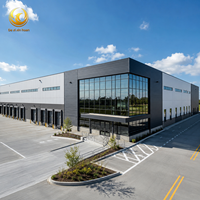 Entrepôt logistique en structure métallique, centre de distribution préfabriqué, bâtiment de stockage à grande portée, plusieurs baies de chargement
