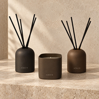 Coffret Cadeau Parfum d'Ambiance Aikun en Verre Mat Trois Pièces Coordonnées avec Diffuseurs à Double Bâtonnets et Bougie Parfumée pour Cadeaux d'Entreprise