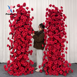 Arco Floral Moderno Hecho a Mano con Rosas Rojas Realistas de Seda Artificial para Decoración de Fondo en Bodas de Lujo y Eventos Escolares - Product Image 1