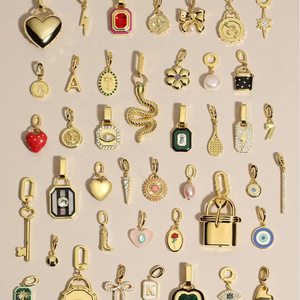 Boutique Zircon de Luxe | Pendentifs Pavés en Oxyde de Zirconium Placés Or 18K en Laiton | Pendentifs Fer à Cheval, Ballon de Foot, Cœur Bottillon, Patte de Lapin, Champignon - Product Image 5