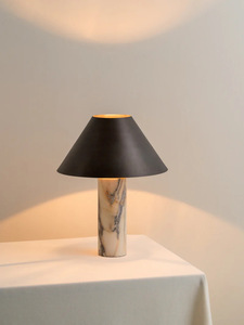 Lámpara de Mesa Moderna de Diseño Italiano con Base de Mármol y Pantalla Metálica, Decorativa para Sala de Estar, Dormitorio, Hotel, Oficina, Lámpara de Escritorio de Lujo para Mesa de Noche - Product Image 3