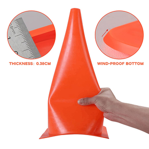 Cône <span class=keywords><strong>de</strong></span> marquage d'entraînement pour parking, entraînement à la conduite, exercices <span class=keywords><strong>de</strong></span> football, <span class=keywords><strong>de</strong></span> basketball, activités intérieures et extérieures, événements festifs - Product Image 4