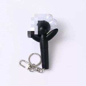 ¡Gran oferta en stock! Merchandising de <span class=keywords><strong>Bigbang</strong></span> G-DRAGON, llavero colgante de la serie Red Green Black Daisy Lightstick, regalo perfecto para fans. - Product Image 3