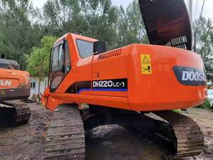 รถขุด DOOSAN DH220 มือสอง 22 ตัน เครื่องยนต์คัมมินส์ ปั๊มไฮดรอลิกคาวาซากิ มอเตอร์ วาล์ว KYB ชั่วโมงการใช้งานต่ำ สภาพ 90% ใหม่ ราคาแข่งขัน ปี 2023 - Product Image 1