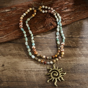 Collar de Moda Vintage Bohemio de <span class=keywords><strong>2</strong></span> Capas con Piedras Naturales de Hematita y Colgante de Totem del Dios Sol - Product Image 4