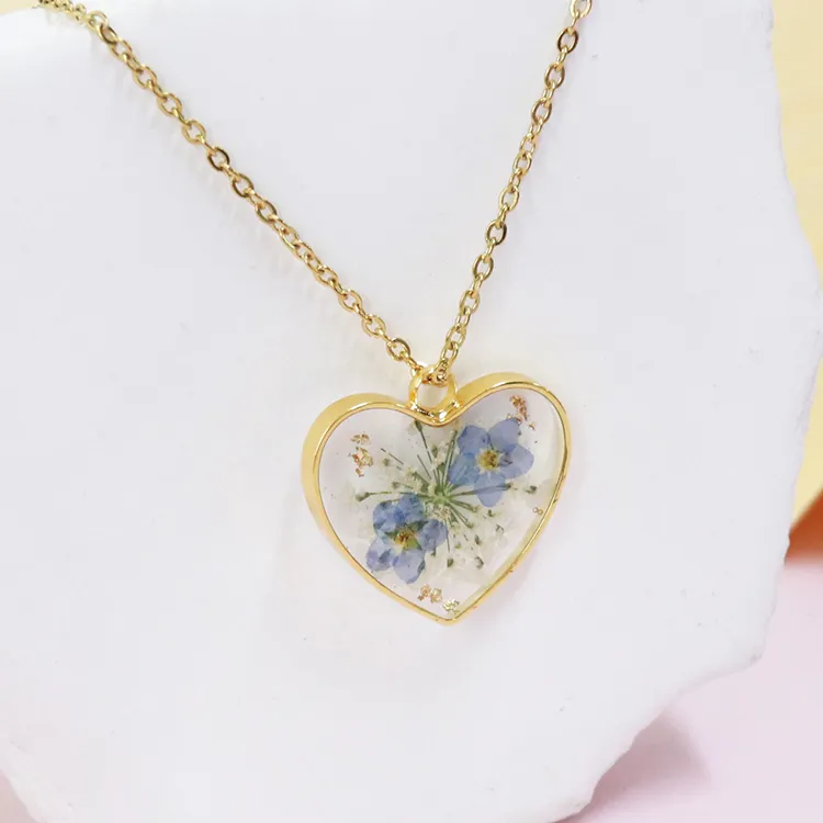 Handmade Heart Shaped Stainless Steel Dropping Gel Necklace Jewelry Forget Me Not Flower Pendant For Necklace