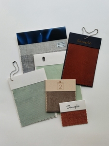 بطاقات أعمال مخصصة بألوان بانتون مع طباعة CMYK+ بانتون وتشطيب بالورنيش، مصنوعة من الورق المقوى - Product Image 6