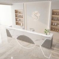 Comptoir de réception moderne rose pour hôtel, bureau, centre de beauté, hôpital, ou complexe hôtelier de station thermale