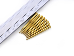 <span class=keywords><strong>Pièces</strong></span> OEM de petite taille usinées en acier au carbone par usinage de type <span class=keywords><strong>suisse</strong></span> avec oxyde noir et revêtement en <span class=keywords><strong>or</strong></span> Ti - Product Image 1