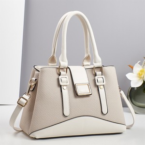Bolso de mano clásico para mujer de cuero microfibra Saffiano con correa extraíble y cierre de solapa para uso diario. - Product Image 1