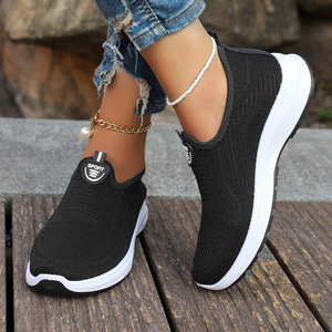 รองเท้ากีฬาลำลองผู้ชาย ระบายอากาศได้ดี สีขาวดำ ปรับแต่งได้ หนังแท้ ซับในตาข่าย พื้นยางมีไฟ - Product Image 4