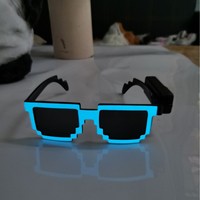 Lunettes sans fil LED Mosaic Disco Light-Up Funny Bar KTV Cheer Props for Party Halloween Christmas & New Year Plastic Material