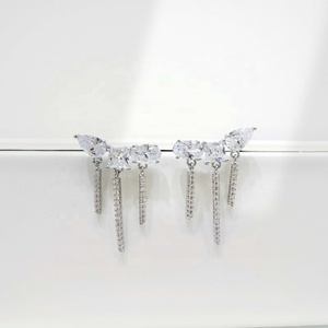 Boucles d'oreilles clous géométriques rondes en argent 925 de haute qualité, plaquées rhodium, avec zircon, minimalistes, pour femmes, pour tous les jours et les soirées. - Product Image 2