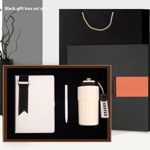 Kits de bienvenue pour la remise des diplômes et la reconnaissance des enseignants Besery : Carnet avec stylo et bouteille isotherme pour cadeaux d'entreprise - Product Image 2