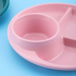 Ensemble d'alimentation pour bébé en silicone de qualité alimentaire sans BPA, assiette avec ventouse, cuillère et fourchette, logo personnalisable - Product Image 6