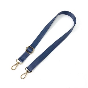 Lanière de téléphone réglable 6/7/8L tendance et de haute qualité avec sangle de poignet et porte-clés, idéale pour les voyages, lot de 12 – Vente Flash - Product Image 2